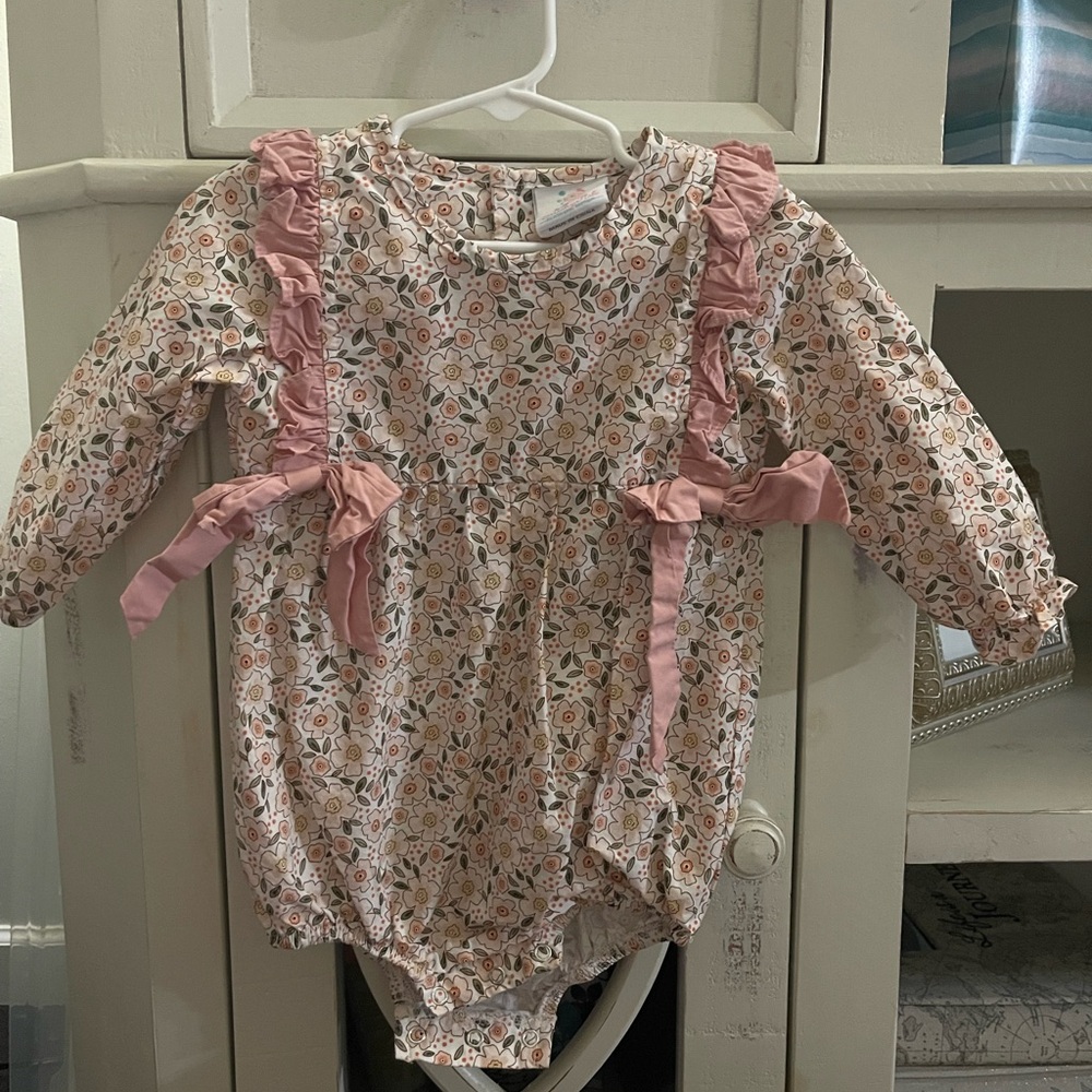 Charming Floral Bodysuit with Pink Accents